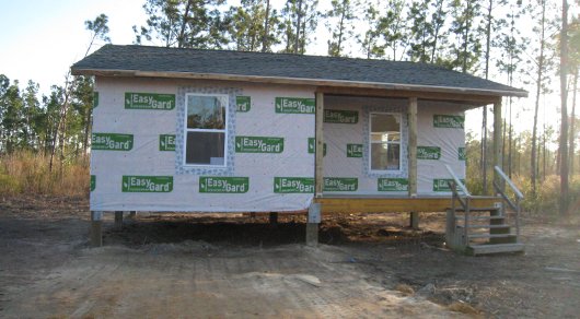 Volunteers Frame Another Home